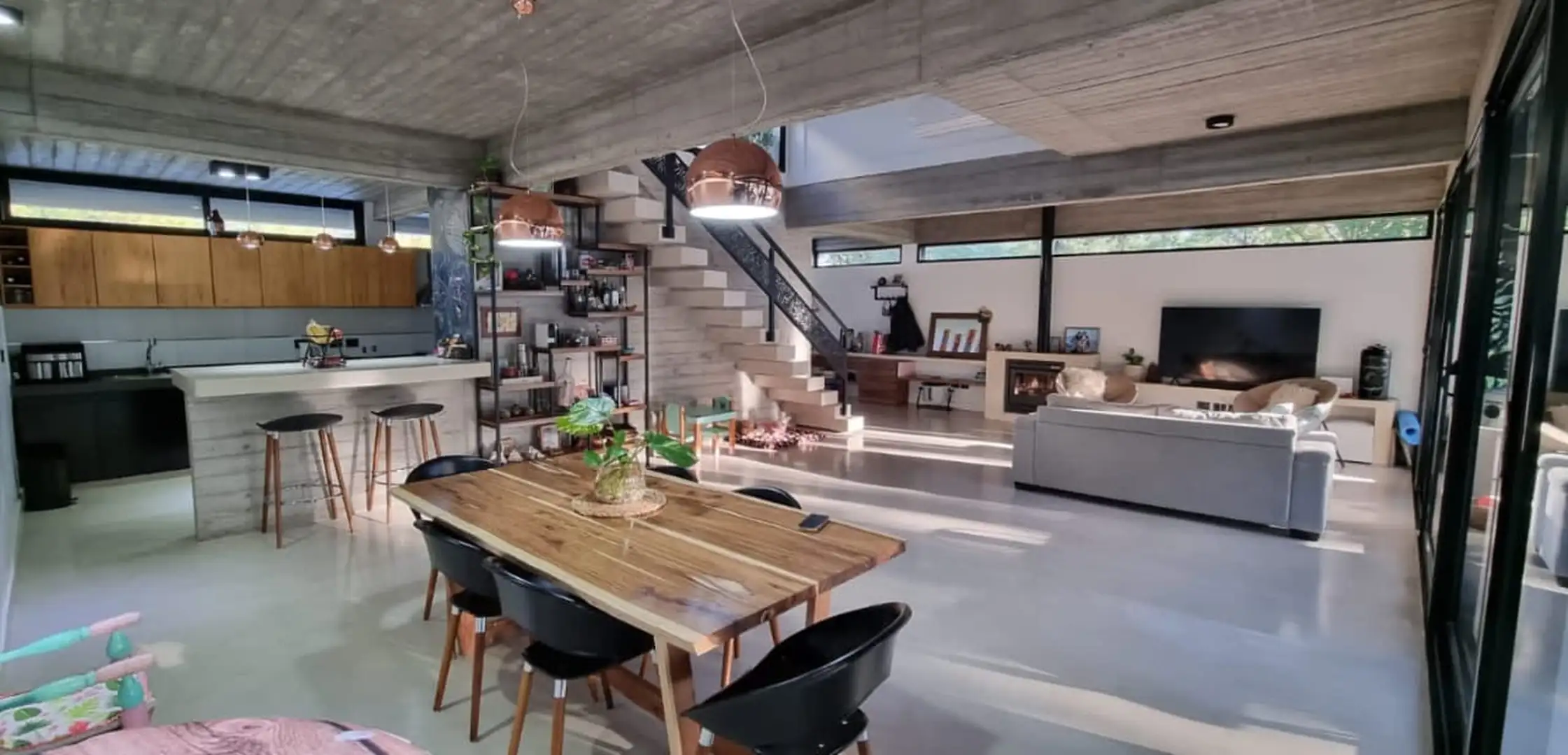 Casa minimalista premium en barrio cerrado con piscina y excelente calidad constructiva