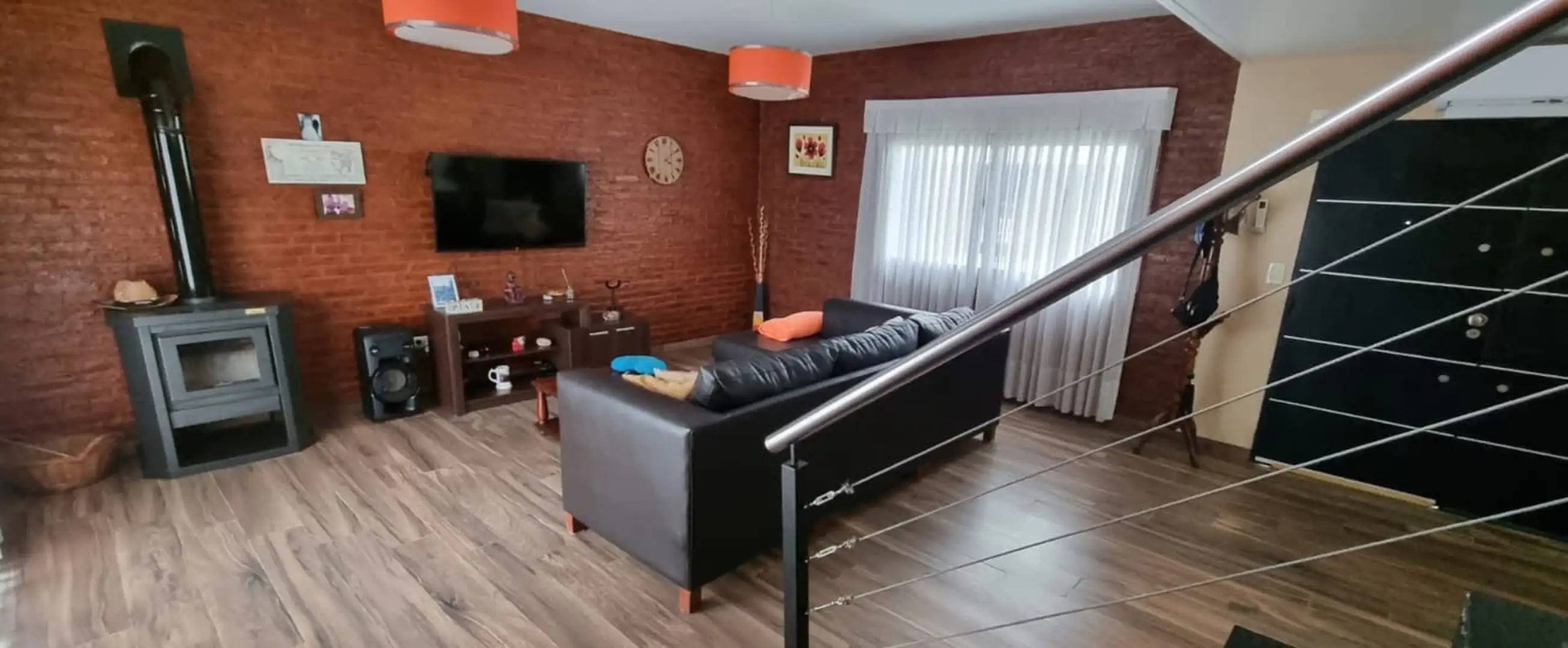Importante casa en barrio cerrado con piscina y excelente acceso en Villa Udaondo