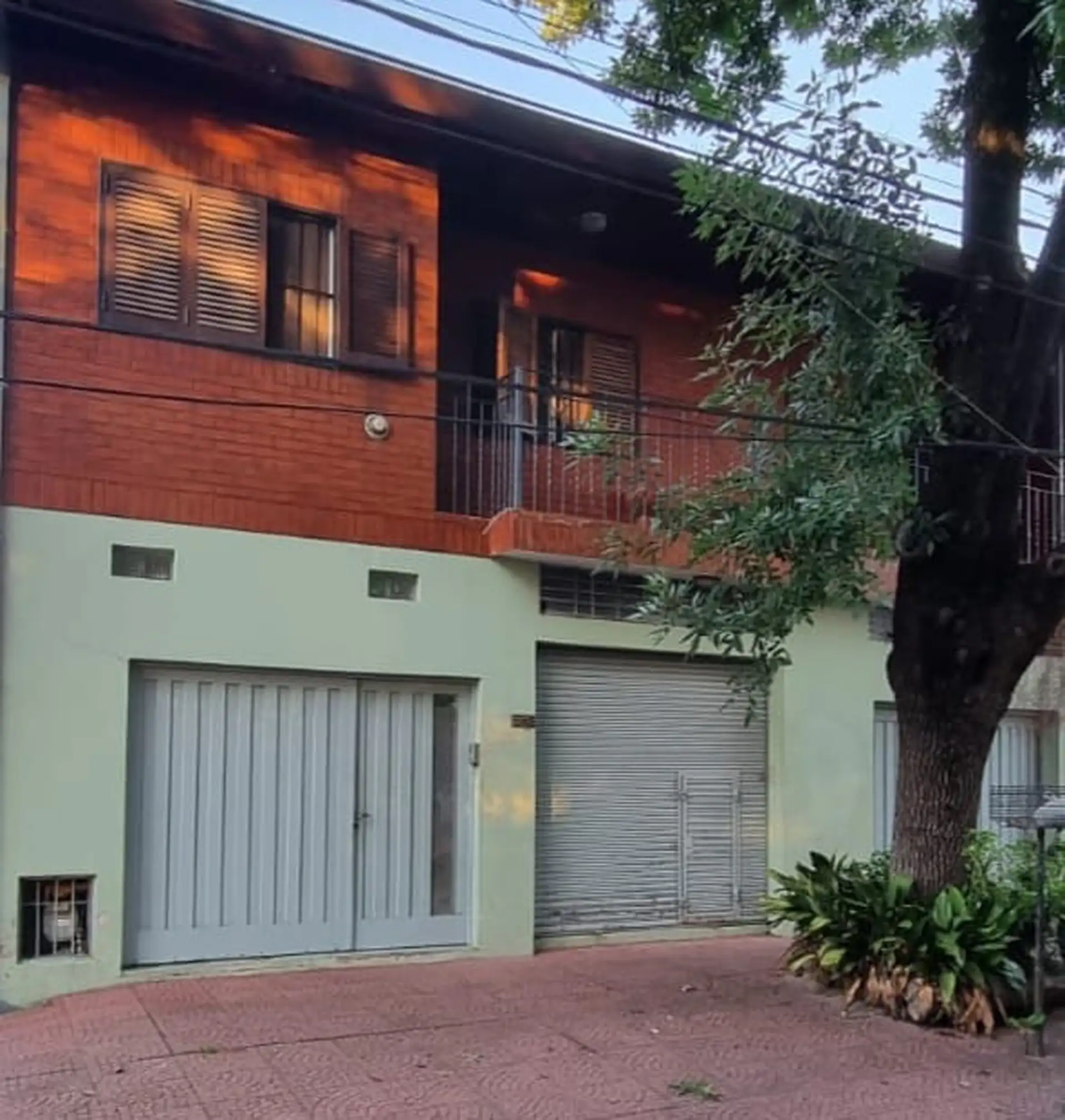 Casa con 5 dormitorios, local y financiación — Ideal familia o inversión