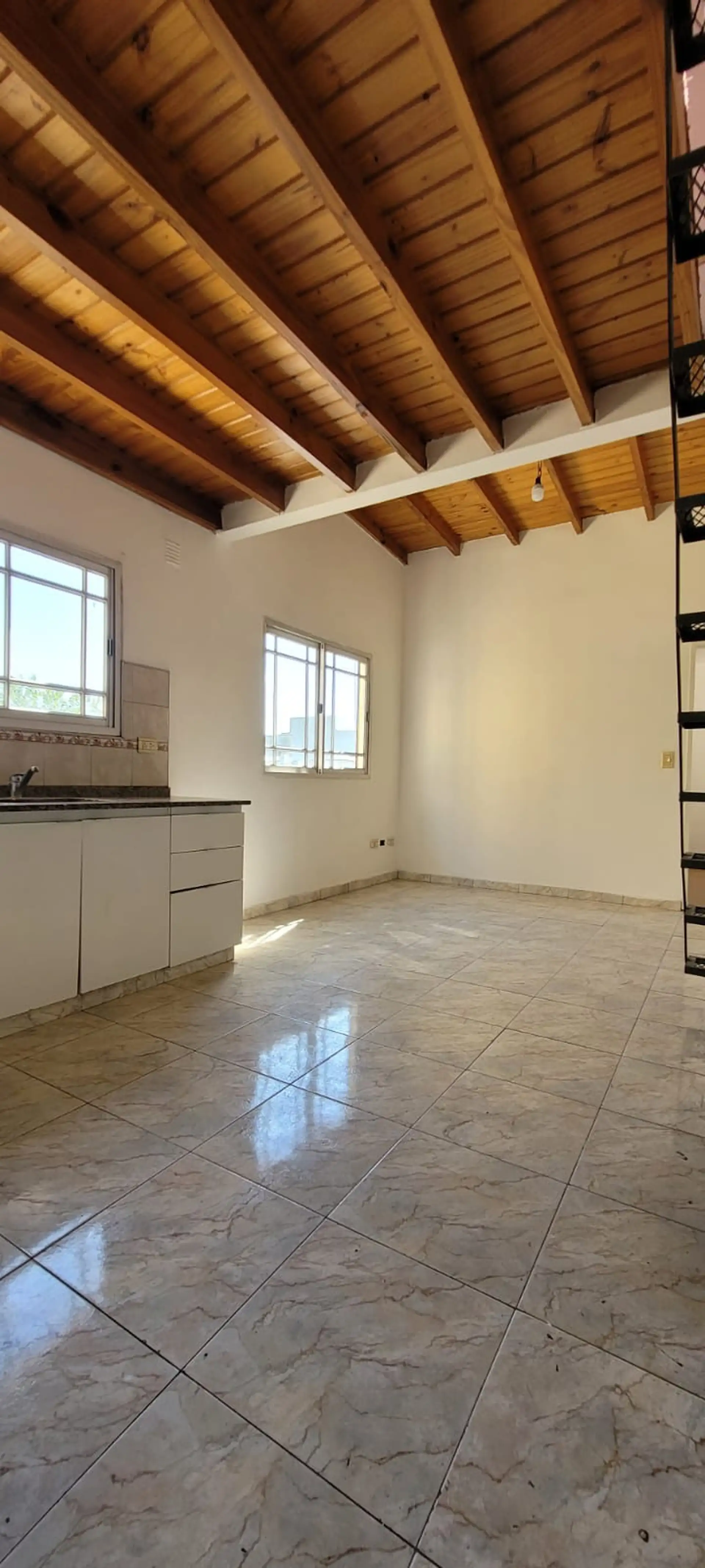 Departamento 3 ambientes con gas natural — Amplio y funcional